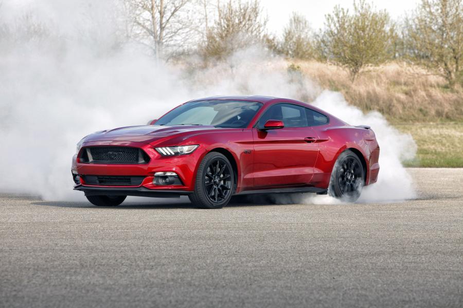  Ford Mustang GT Fastback Black Accent 2015 года  (фото 6 из 6)